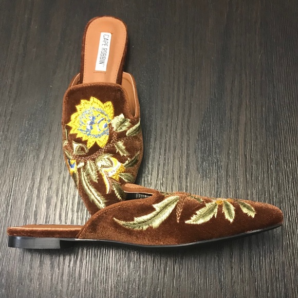 Cape Robbin Velvet Floral Slides/Flats - Picture 2 of 2